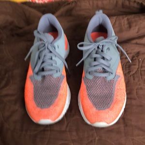 Nike women’s running shoe size 7 Gray & orange